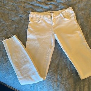 White skinny jeans